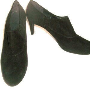 NWOB New Unworn Stuart Weitzman Black SuIede High Hee lSlip-On Booties